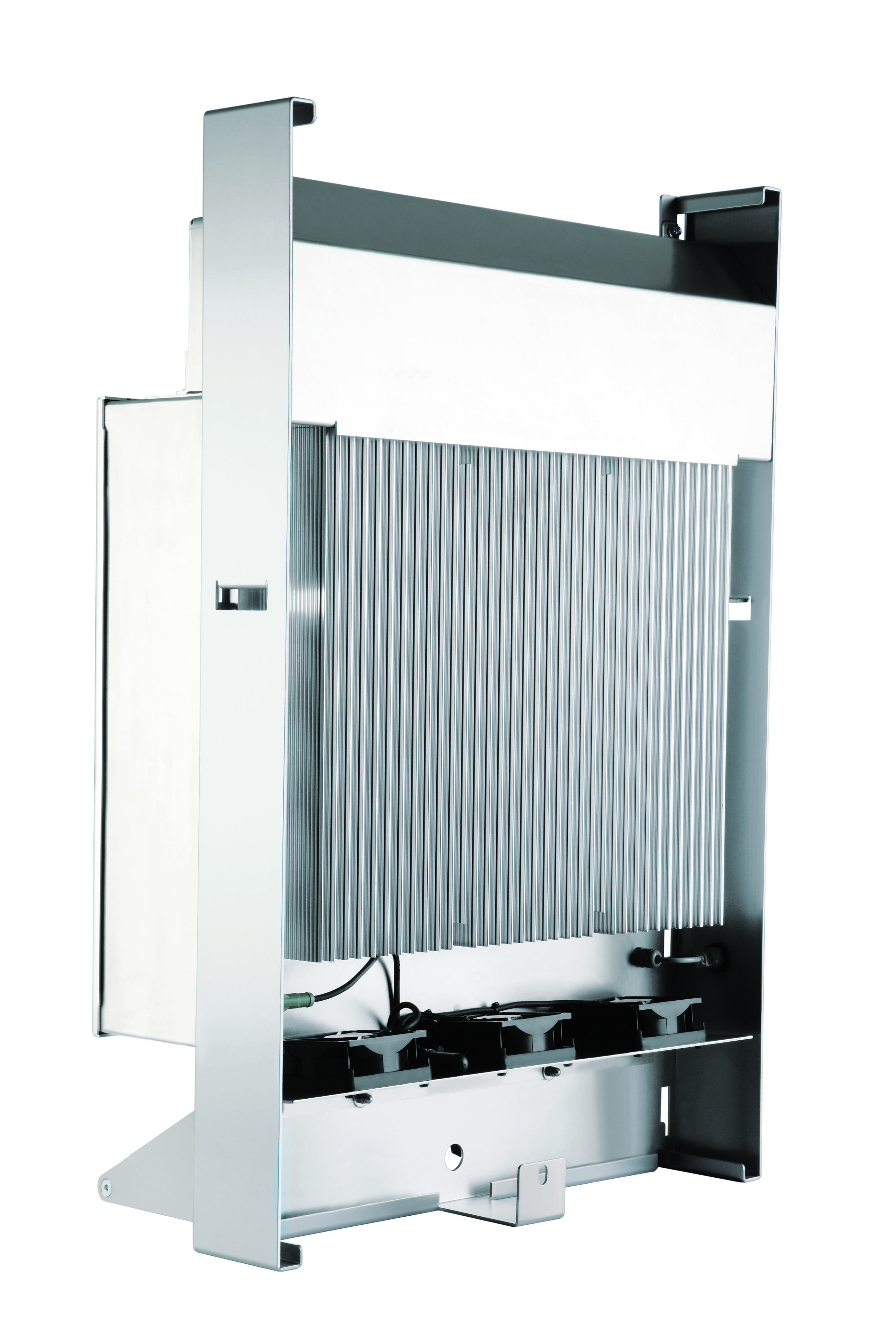 Řešení chlazení na zadní straně měniče - pasivní chladič podporovaný ventilátory spínanými v teplotních špičkách